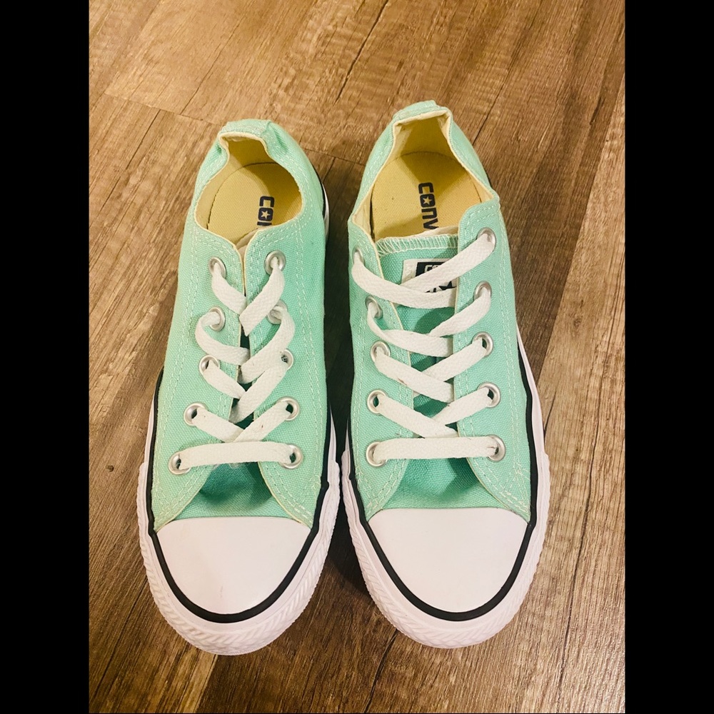 Converse Chuck Taylor Size 6
